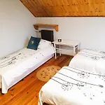 M&e Cztery Pory Roku Szklarka 25a アパート *