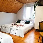 M&e Cztery Pory Roku Szklarka 25a アパート