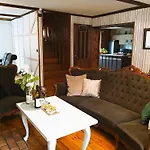 M&e Cztery Pory Roku Szklarka 25a アパート