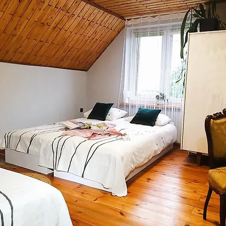 M&e Cztery Pory Roku Szklarka 25a 公寓