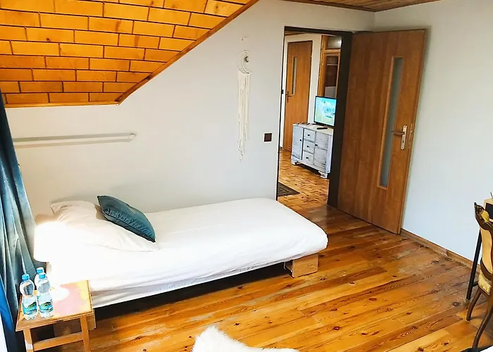 M&e Cztery Pory Roku Szklarka 25a * Bystrzyca Kłodzka